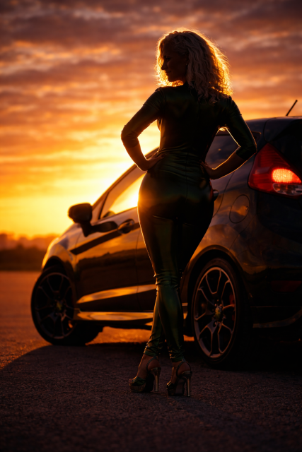 Siloette Lindsay.png