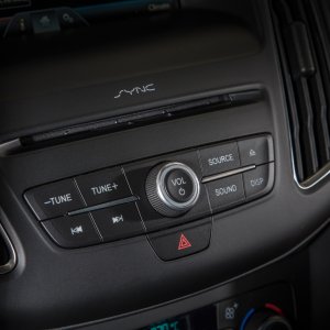 2016-Ford-Focus-RS-audio-controls.jpg