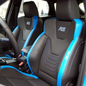 2016-ford-focus-rs-fd-int-05-11.jpg