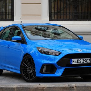 2016-ford-focus-rs-first-drive-ext02-11.jpg