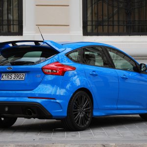 2016-ford-focus-rs-first-drive-ext04-11.jpg