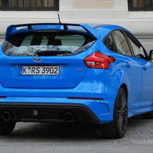 2016-ford-focus-rs-first-drive-ext05-11.jpg