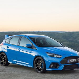 2016-Ford-Focus-RS-front-three-quarter.jpg