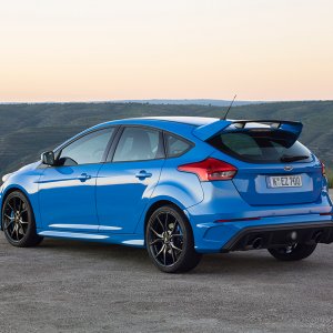 2016-Ford-Focus-RS-rear-three-quarter.jpg