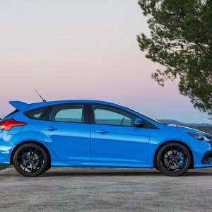 2016-Ford-Focus-RS-side.jpg