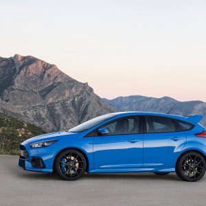 2016-Ford-Focus-RS-side-02.jpg