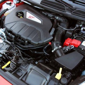 2014-Ford-Fiesta-ST-engine.jpg