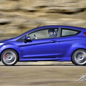 Fiesta_ST_in_motion.jpg